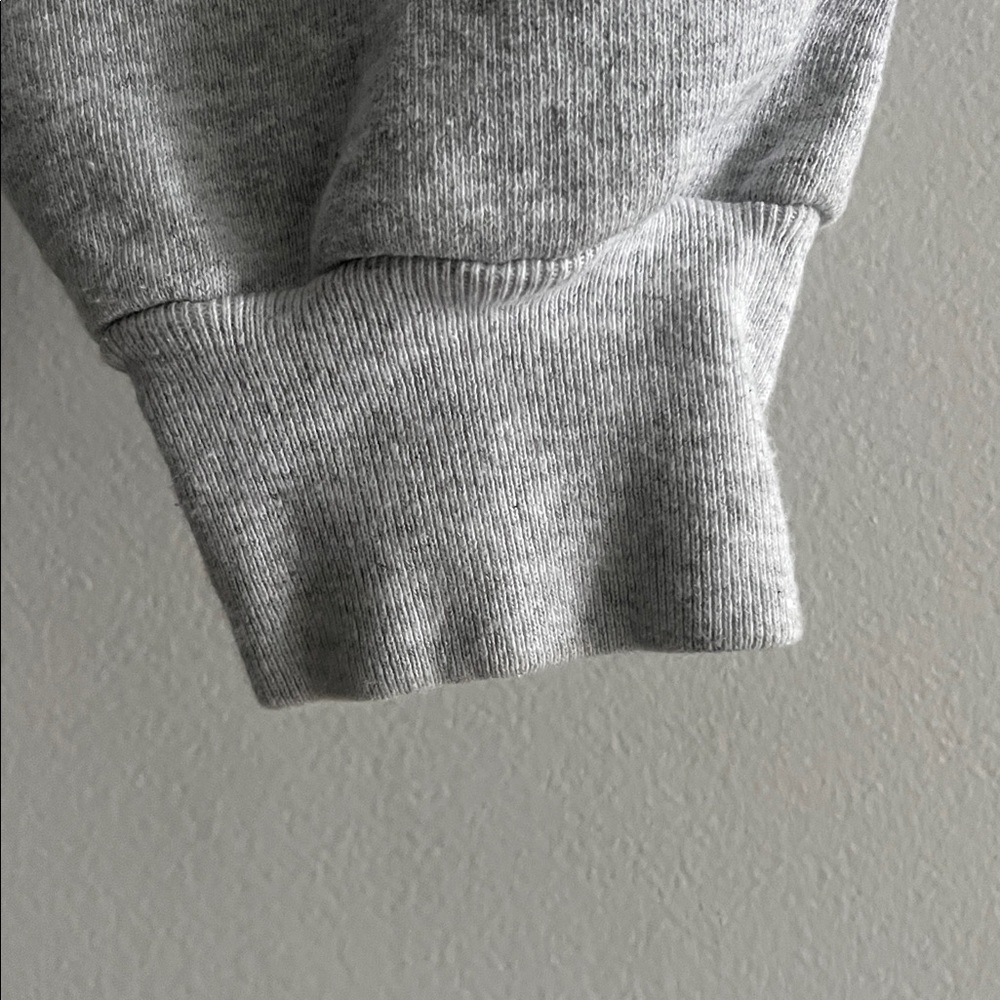 ONLINE CERAMICS world peace sweatshirt, size medium - Picture 11 of 11